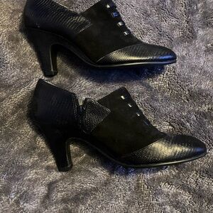 Elegant Aerosoles Black Heeled Shoes